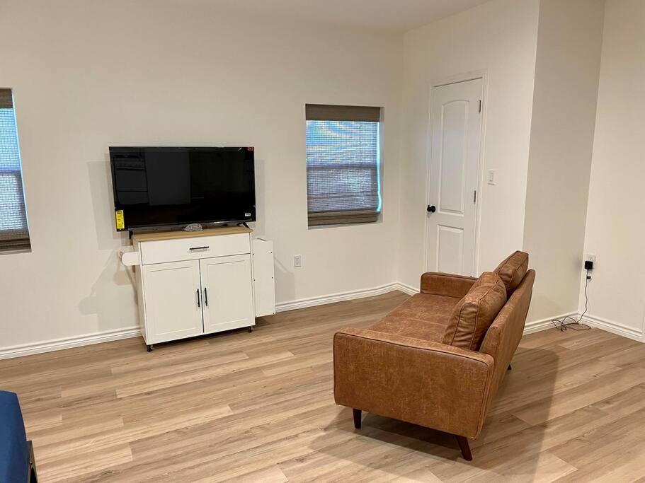 Ranchette Apartment- Beach Access Small Lake View Buchanan Dam Exterior foto