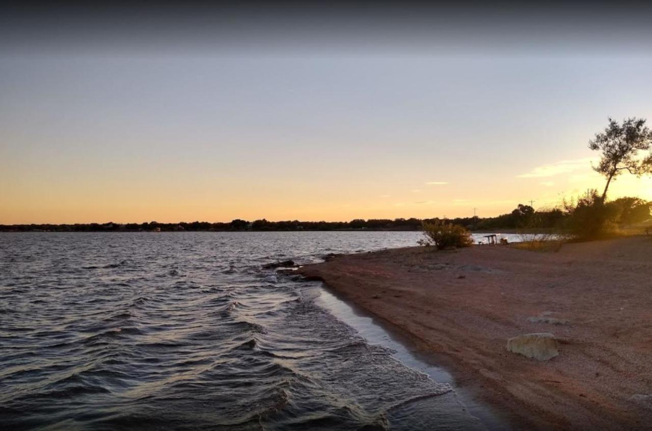 Ranchette Apartment- Beach Access Small Lake View Buchanan Dam Exterior foto